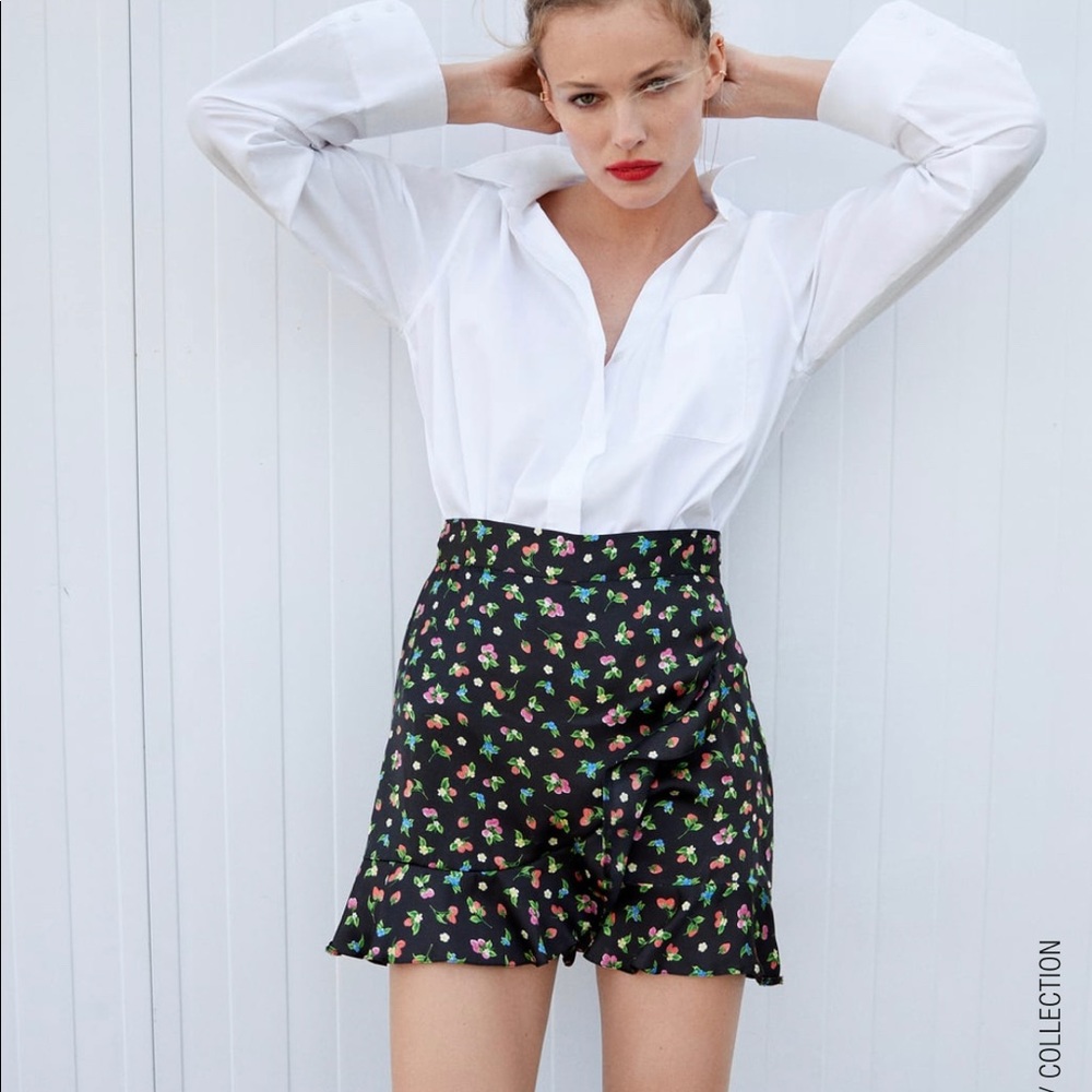 Zara satin effect ruffle black skort xl